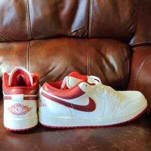 NEW Nike Air Jordan AJ 1 Low SE Women's Cracked Ruby Red VarsitySneakers Size 11